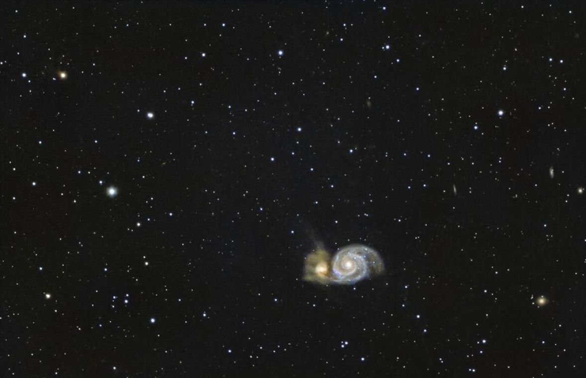 Foto: Alan Ćatović/ Galaksije M51 (Galaksija "Vrtlog") jedan od najspektakularnijih prizora na nebu. Udaljene su od nas oko 23 miliona svjetlosnih godina u pravcu sazviježđa Lovački psi. Najbolje se iz BiH vide na proljeće. Snimak je načinjen sa refraktorom 120/900mm.